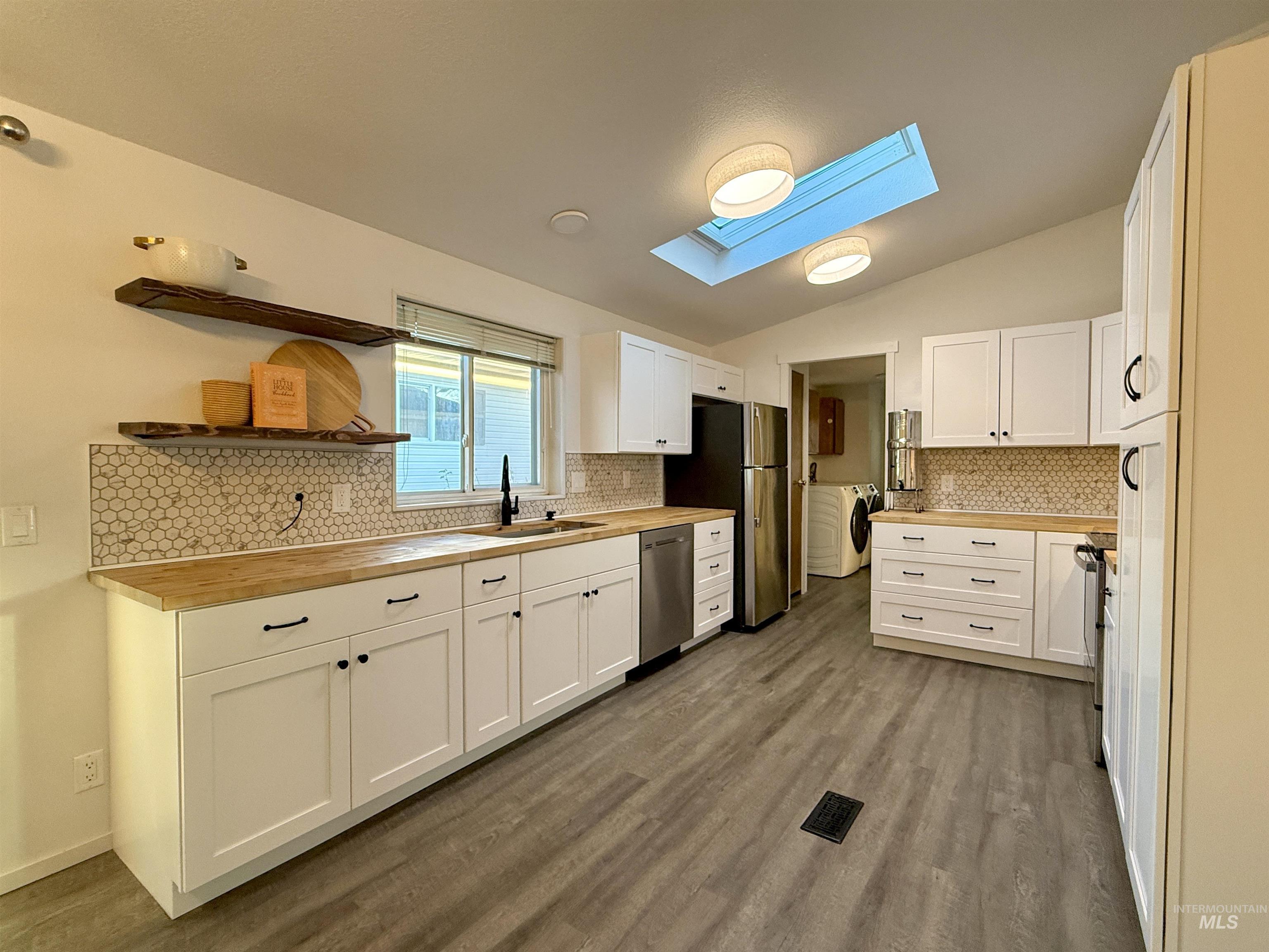 515 S C Street, Grangeville, Idaho 83530, 3 Bedrooms, 2 Bathrooms, Residential For Sale, Price $309,500, 98975998