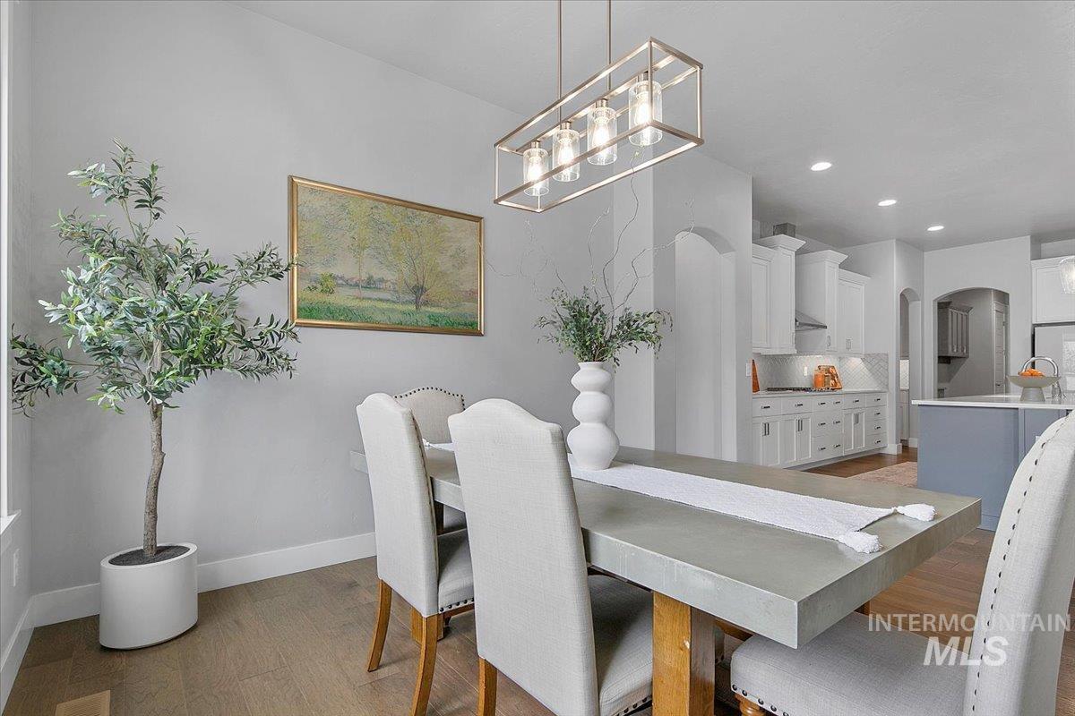 5288 W Maggio Dr, Meridian, Idaho 83646, 5 Bedrooms, 4.5 Bathrooms, Residential For Sale, Price $980,000,MLS 98975999