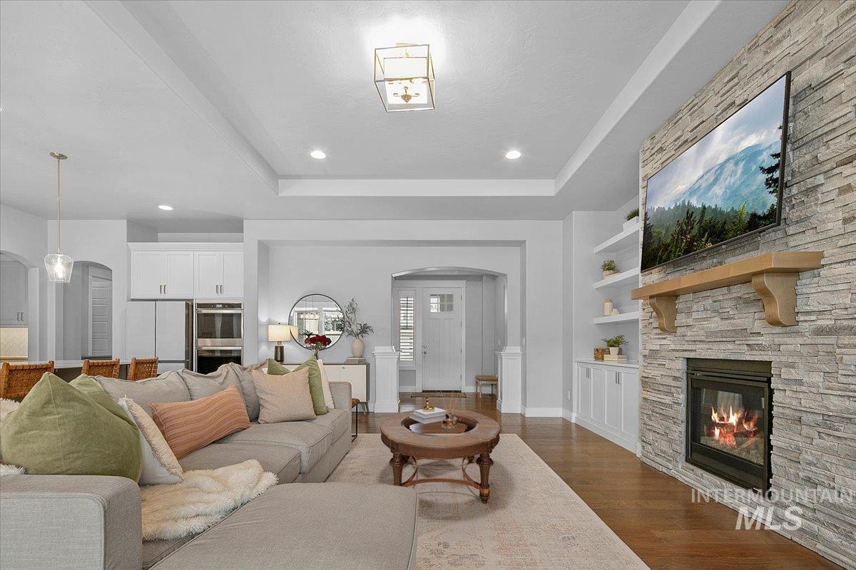 5288 W Maggio Dr, Meridian, Idaho 83646, 5 Bedrooms, 4.5 Bathrooms, Residential For Sale, Price $980,000,MLS 98975999