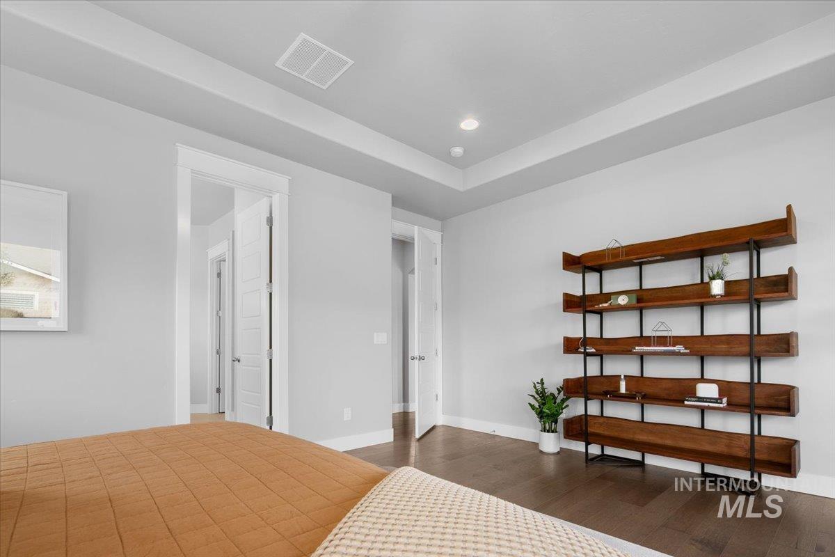 5288 W Maggio Dr, Meridian, Idaho 83646, 5 Bedrooms, 4.5 Bathrooms, Residential For Sale, Price $980,000,MLS 98975999