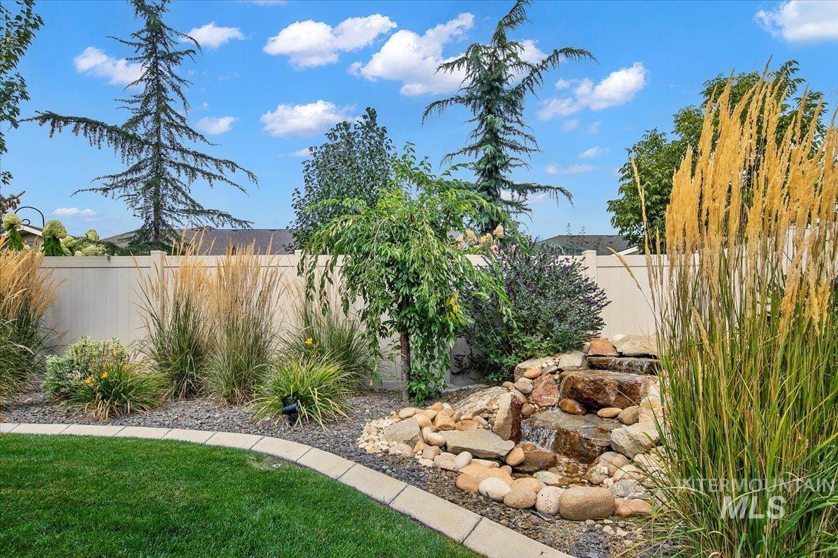 5288 W Maggio Dr, Meridian, Idaho 83646, 5 Bedrooms, 4.5 Bathrooms, Residential For Sale, Price $980,000,MLS 98975999