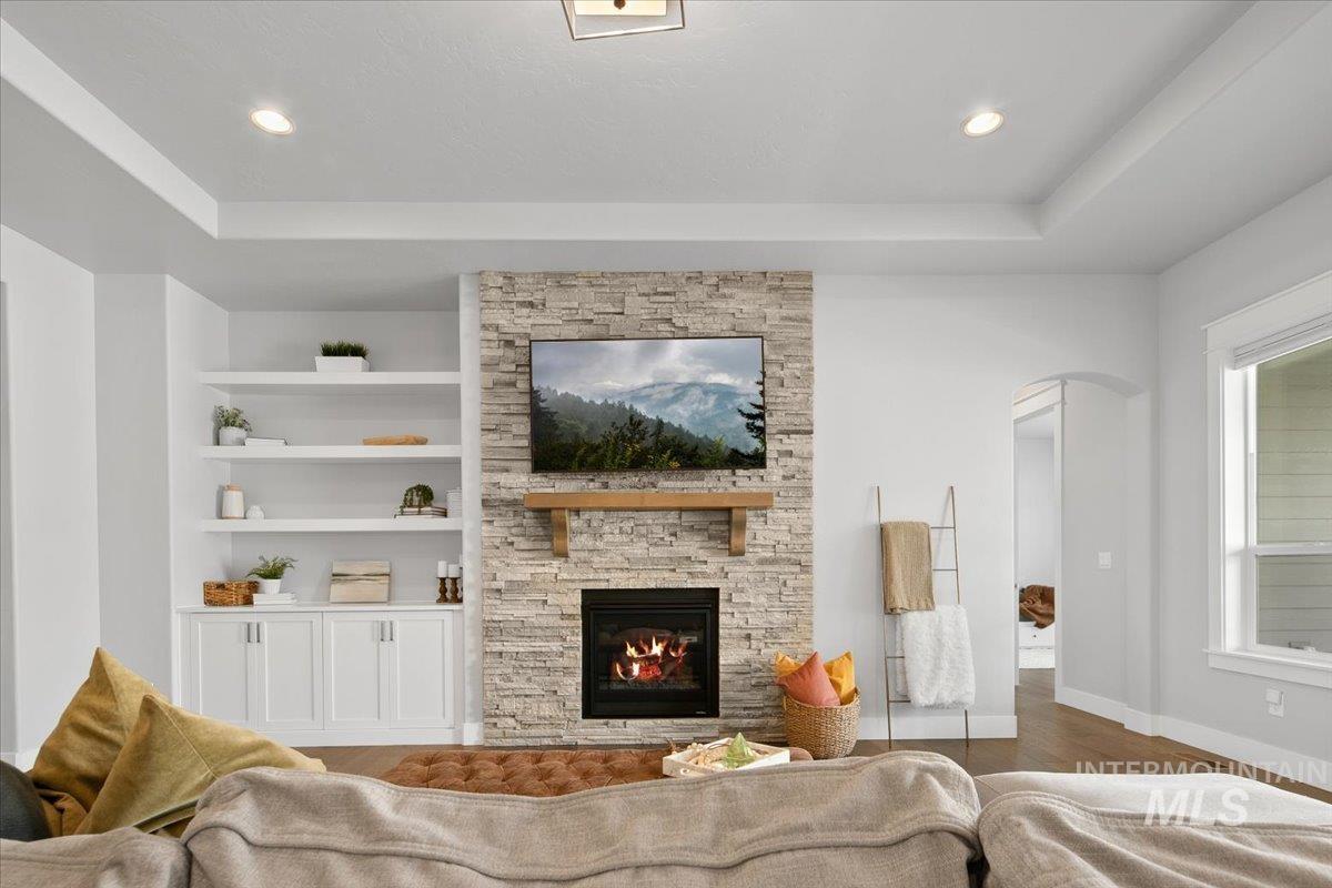 5288 W Maggio Dr, Meridian, Idaho 83646, 5 Bedrooms, 4.5 Bathrooms, Residential For Sale, Price $980,000,MLS 98975999