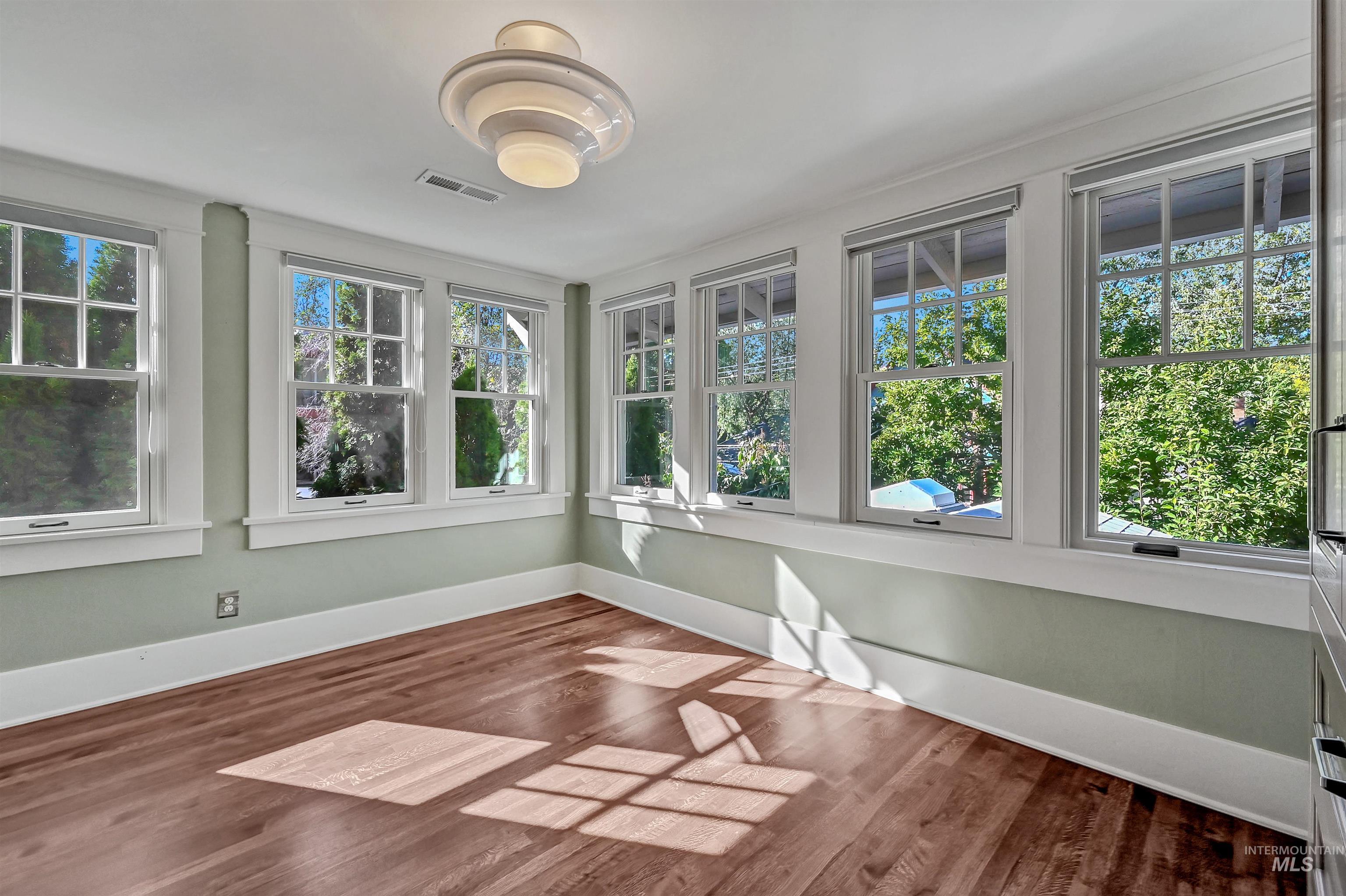 1019 N 9Th St, Boise, Idaho 83702-4232, 4 Bedrooms, 2.5 Bathrooms, Residential For Sale, Price $1,950,000,MLS 98976000