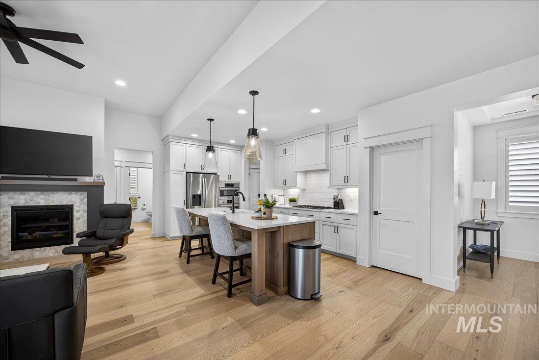 438 S Big Star Ln, Eagle, Idaho 83616, 3 Bedrooms, 2 Bathrooms, Residential For Sale, Price $588,800, 98976001