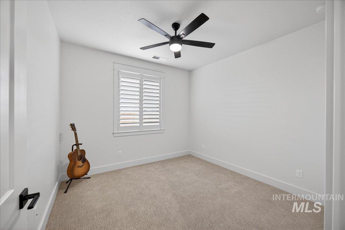 438 S Big Star Ln, Eagle, Idaho 83616, 3 Bedrooms, 2 Bathrooms, Residential For Sale, Price $588,800, 98976001