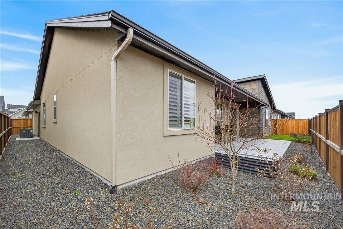 438 S Big Star Ln, Eagle, Idaho 83616, 3 Bedrooms, 2 Bathrooms, Residential For Sale, Price $588,800, 98976001