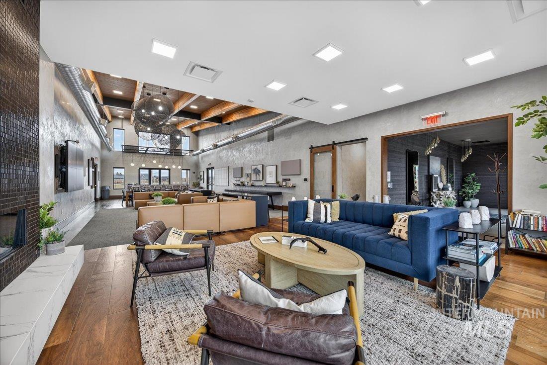 438 S Big Star Ln, Eagle, Idaho 83616, 3 Bedrooms, 2 Bathrooms, Residential For Sale, Price $588,800, 98976001