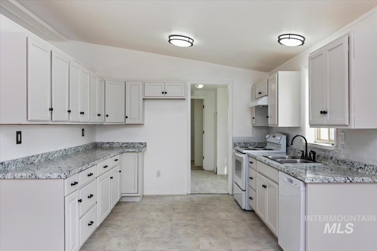 600 S Date st, Jerome, Idaho 83338, 3 Bedrooms, 2 Bathrooms, Residential For Sale, Price $329,900, 98976002