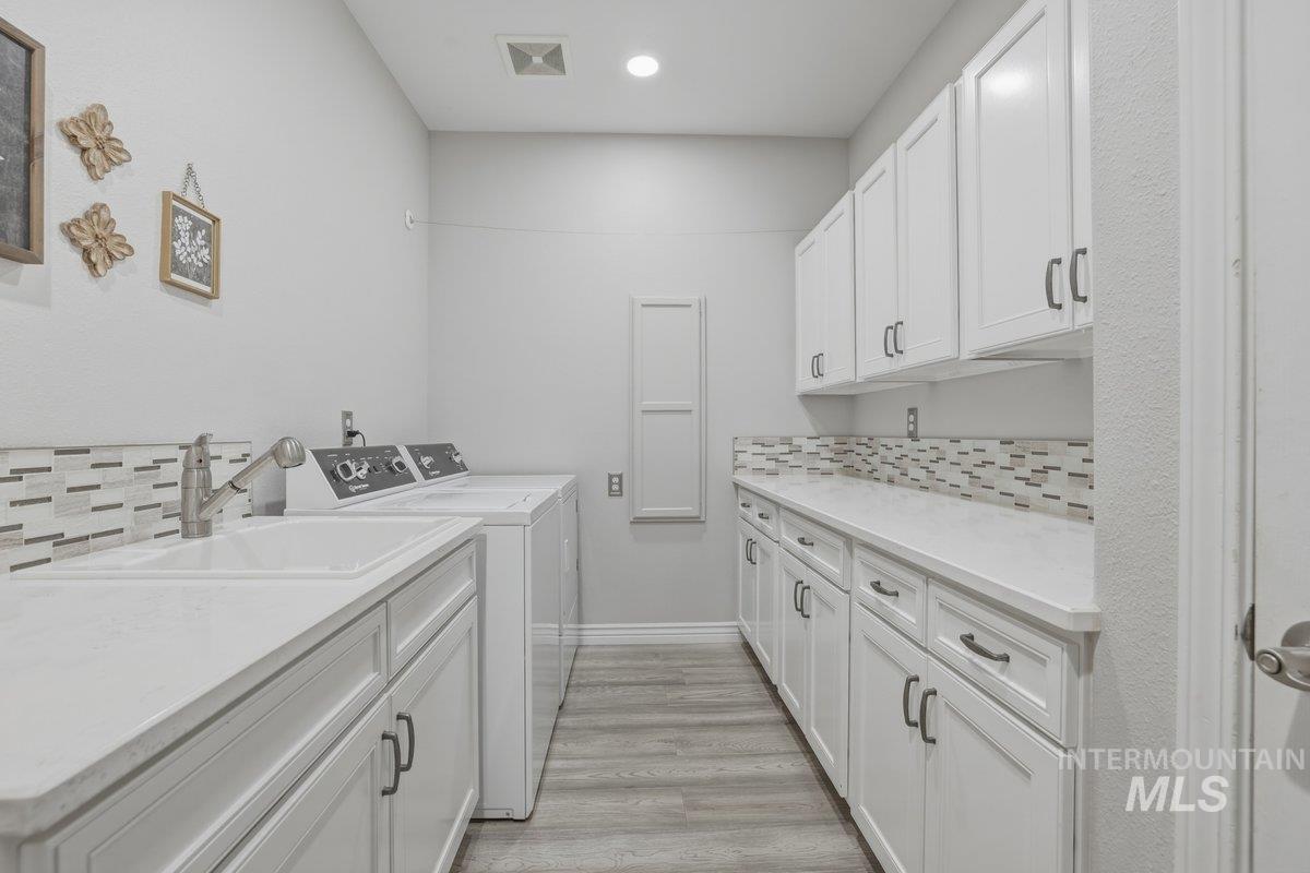 2278 N Waggle Place, Meridian, Idaho 83642, 3 Bedrooms, 3 Bathrooms, Residential For Sale, Price $739,900, 98976003