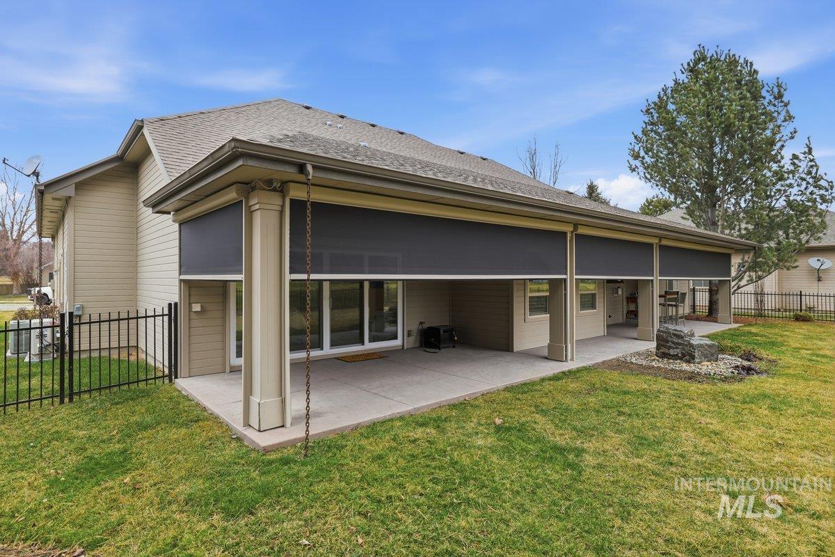 2278 N Waggle Place, Meridian, Idaho 83642, 3 Bedrooms, 3 Bathrooms, Residential For Sale, Price $739,900, 98976003