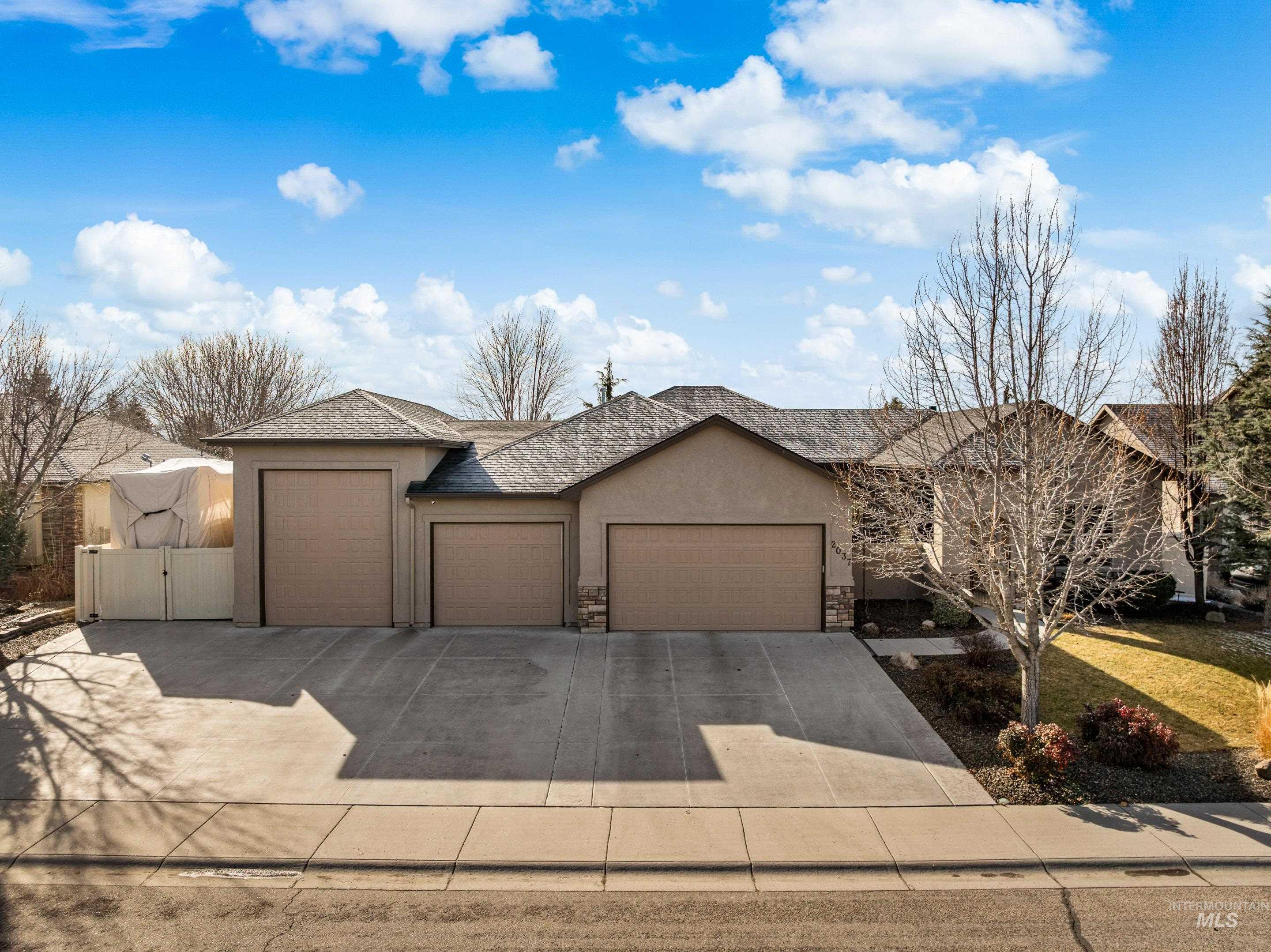 2037 W Sagwon, Kuna, Idaho 83634, 3 Bedrooms, 2 Bathrooms, Residential For Sale, Price $828,000, 98976005