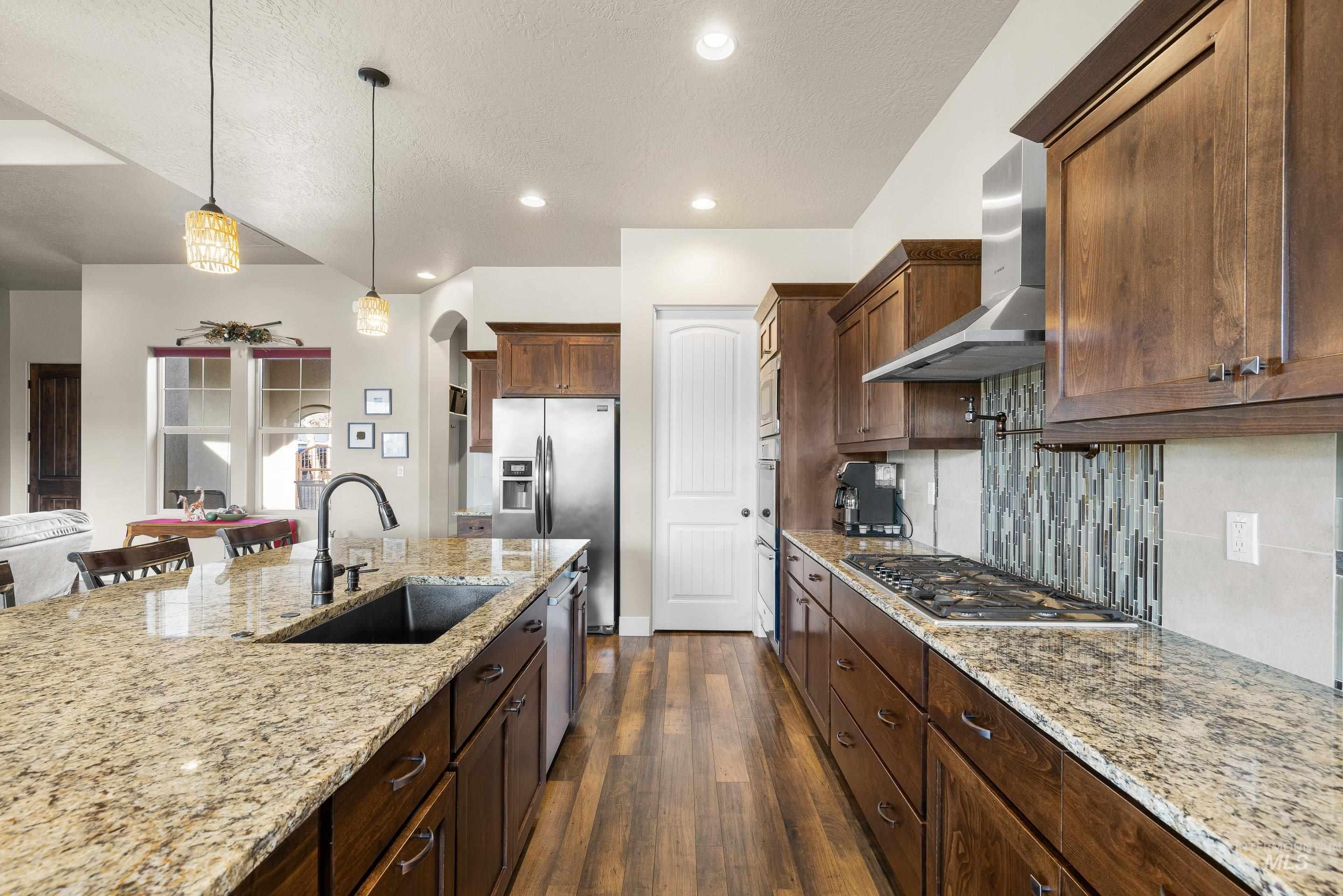 2037 W Sagwon, Kuna, Idaho 83634, 3 Bedrooms, 2 Bathrooms, Residential For Sale, Price $828,000, 98976005