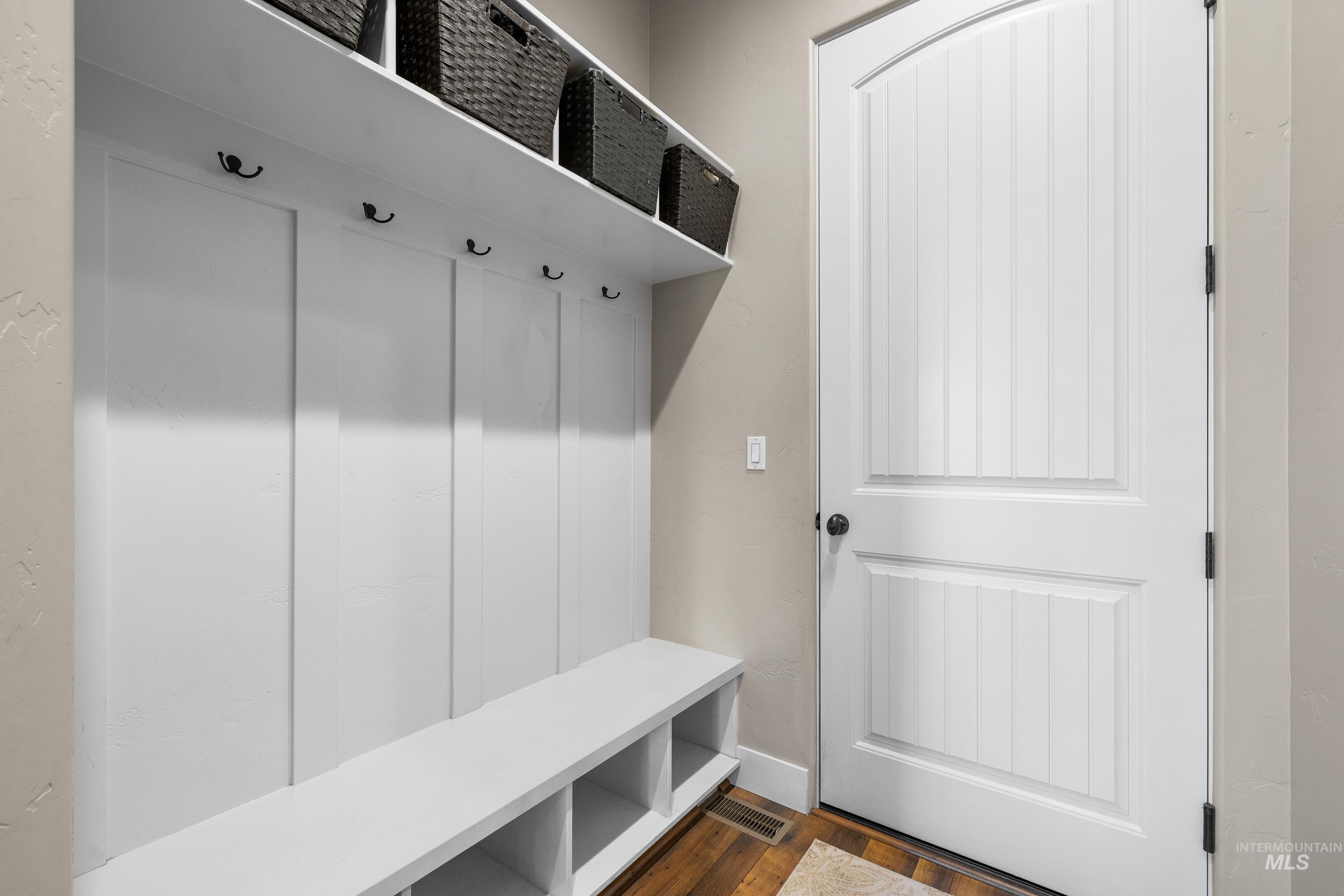 2037 W Sagwon, Kuna, Idaho 83634, 3 Bedrooms, 2 Bathrooms, Residential For Sale, Price $828,000, 98976005