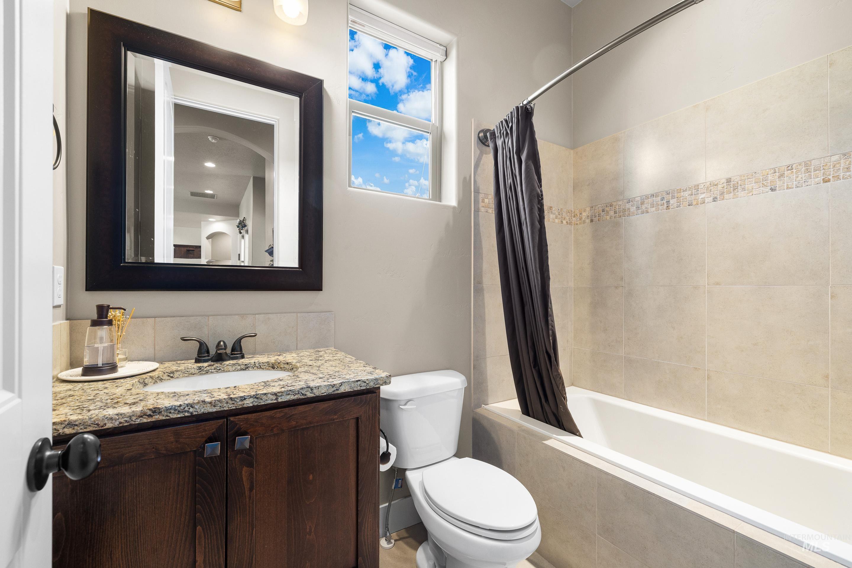 2037 W Sagwon, Kuna, Idaho 83634, 3 Bedrooms, 2 Bathrooms, Residential For Sale, Price $828,000, 98976005