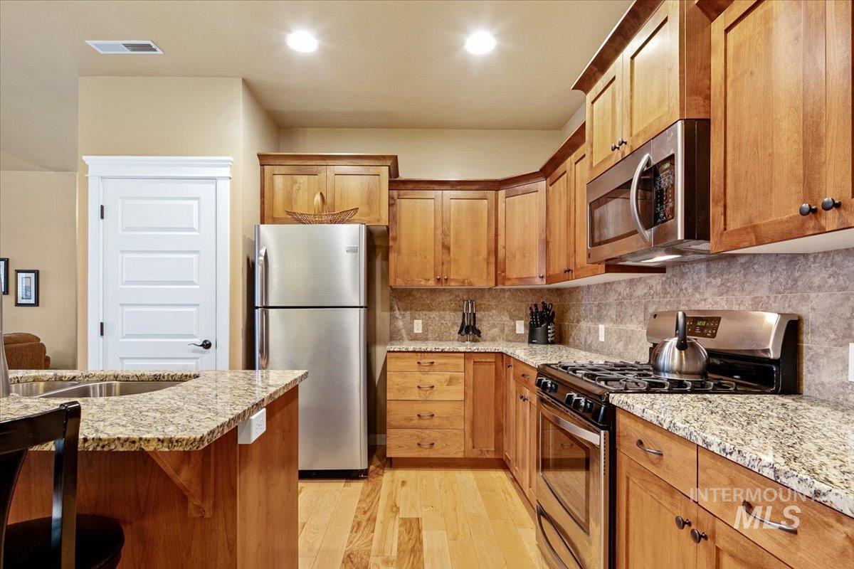 2986 N Cloverdale Rd., Boise, Idaho 83713, 2 Bedrooms, 2 Bathrooms, Residential For Sale, Price $445,000, 98976007