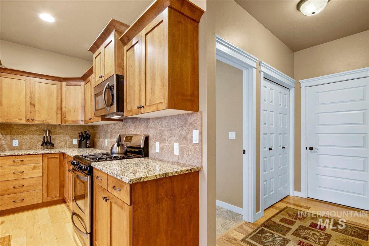 2986 N Cloverdale Rd., Boise, Idaho 83713, 2 Bedrooms, 2 Bathrooms, Residential For Sale, Price $445,000, 98976007