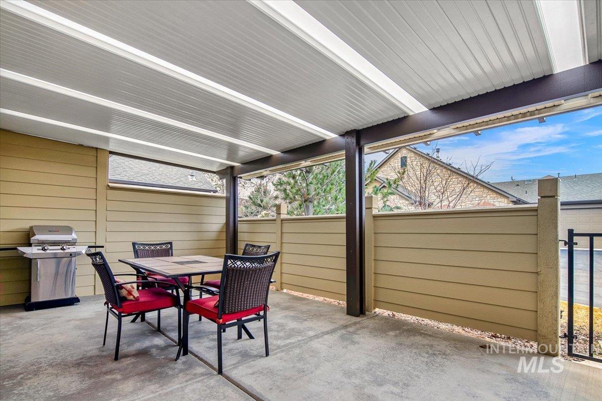 2986 N Cloverdale Rd., Boise, Idaho 83713, 2 Bedrooms, 2 Bathrooms, Residential For Sale, Price $445,000, 98976007