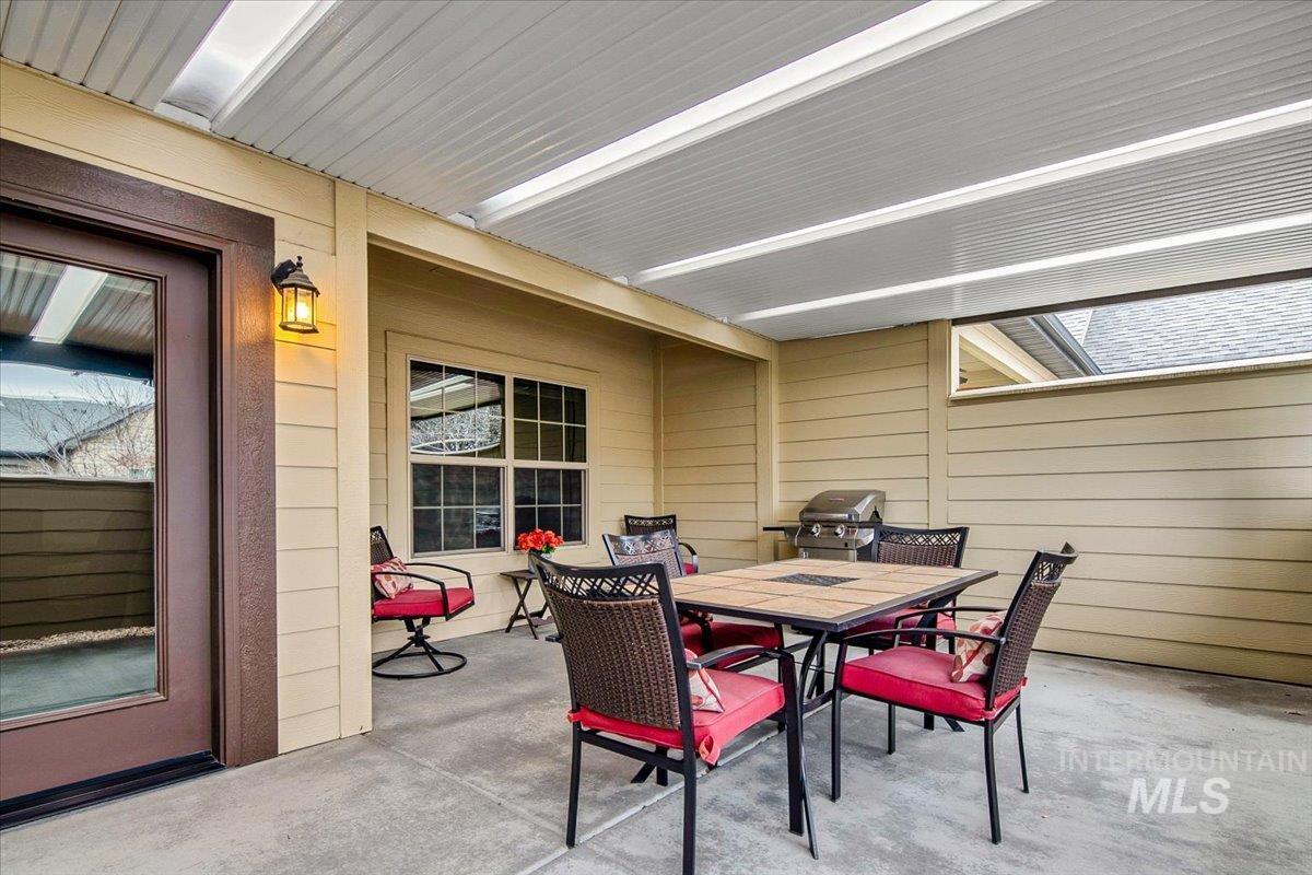 2986 N Cloverdale Rd., Boise, Idaho 83713, 2 Bedrooms, 2 Bathrooms, Residential For Sale, Price $445,000, 98976007