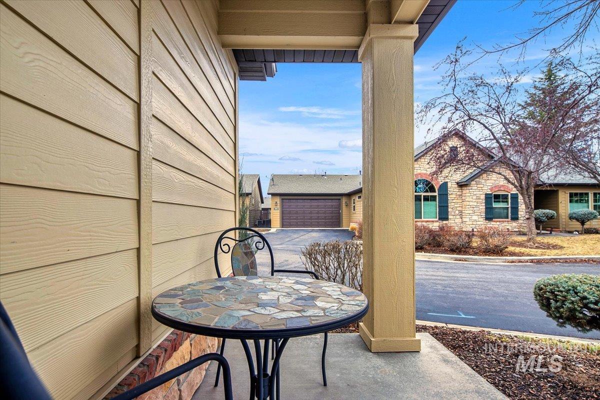 2986 N Cloverdale Rd., Boise, Idaho 83713, 2 Bedrooms, 2 Bathrooms, Residential For Sale, Price $445,000, 98976007