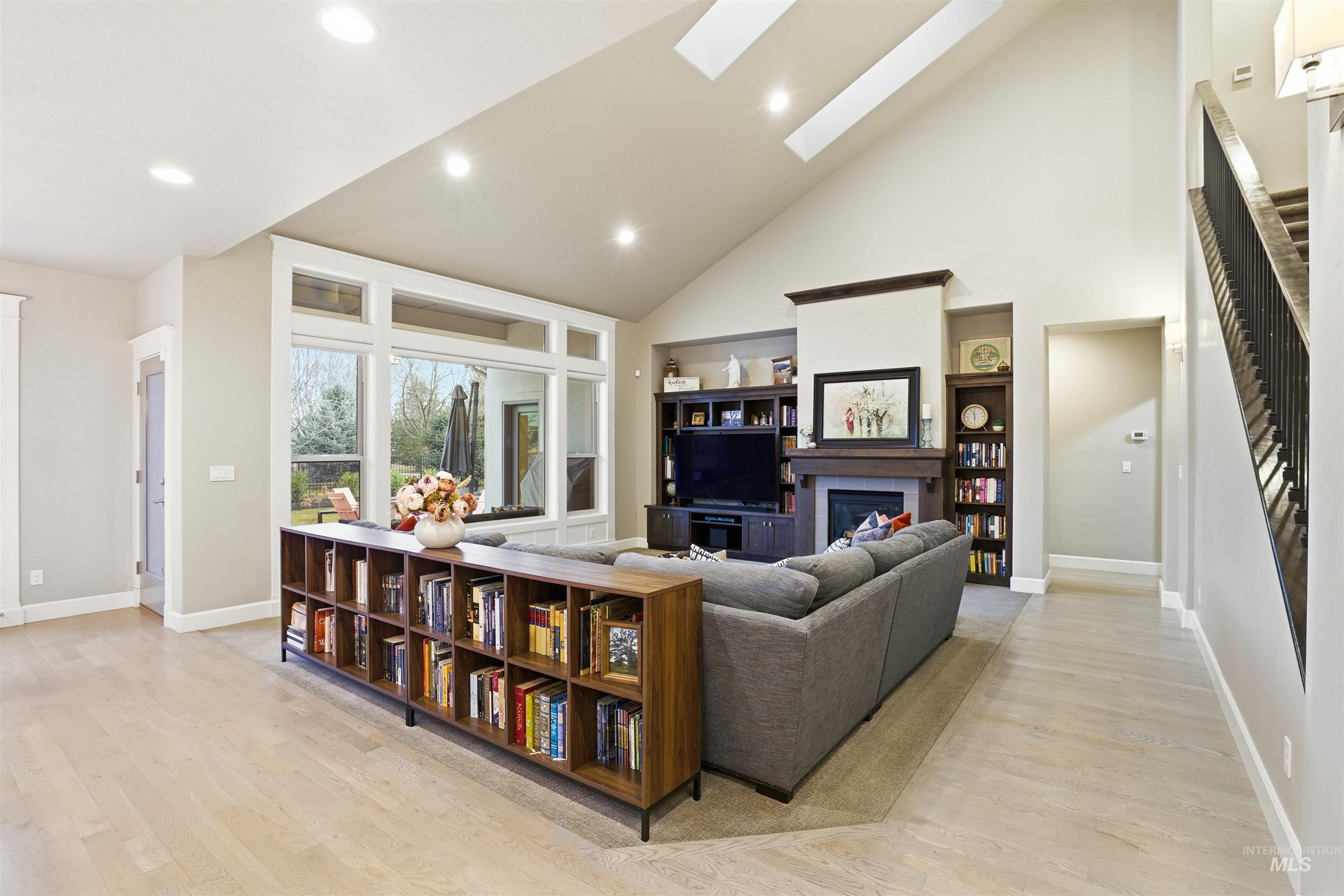 3765 W Dublin Dr, Eagle, Idaho 83616, 3 Bedrooms, 2.5 Bathrooms, Residential For Sale, Price $960,000,MLS 98976009