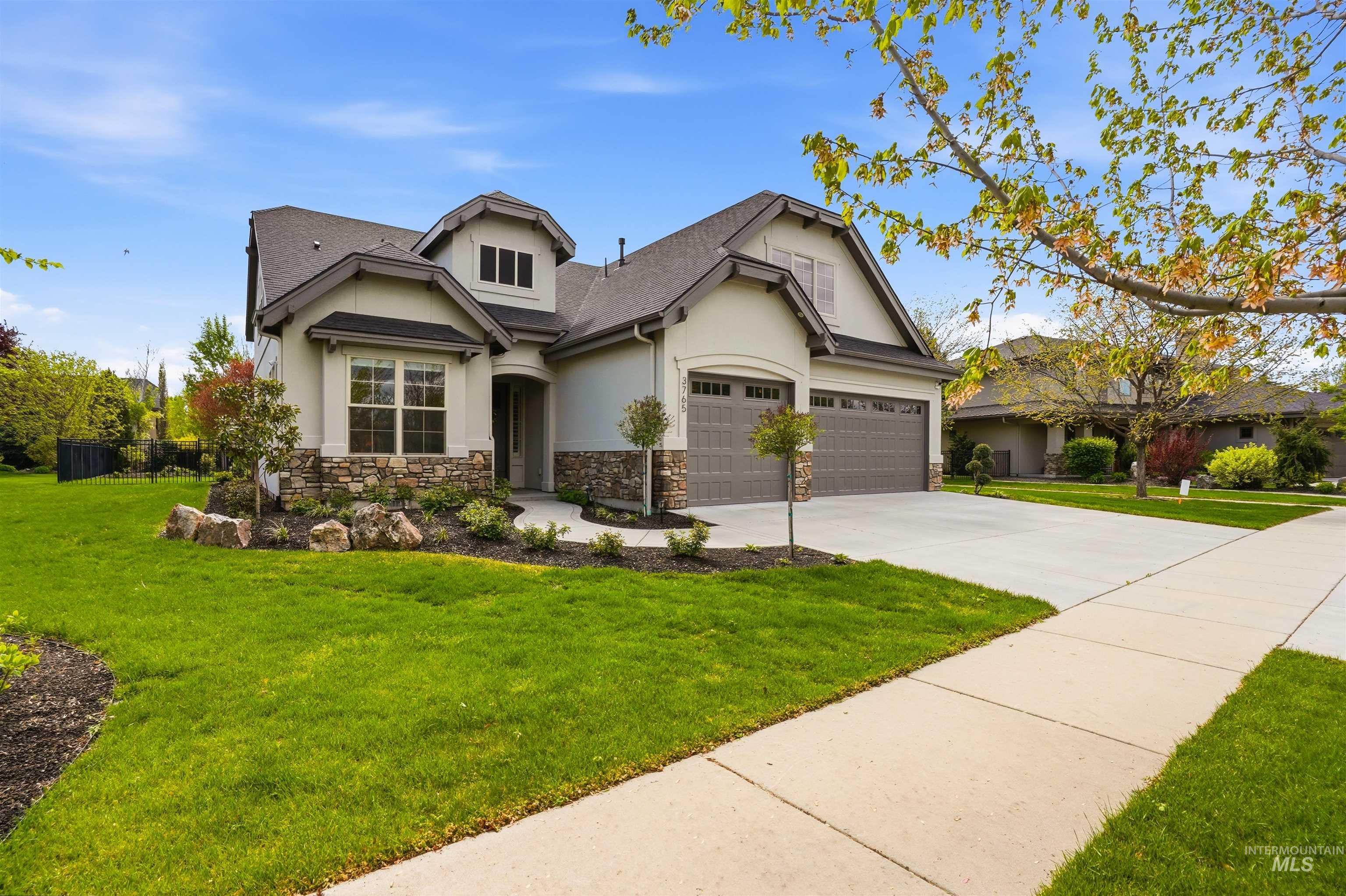 3765 W Dublin Dr, Eagle, Idaho 83616, 3 Bedrooms, 2.5 Bathrooms, Residential For Sale, Price $940,000,MLS 98976009