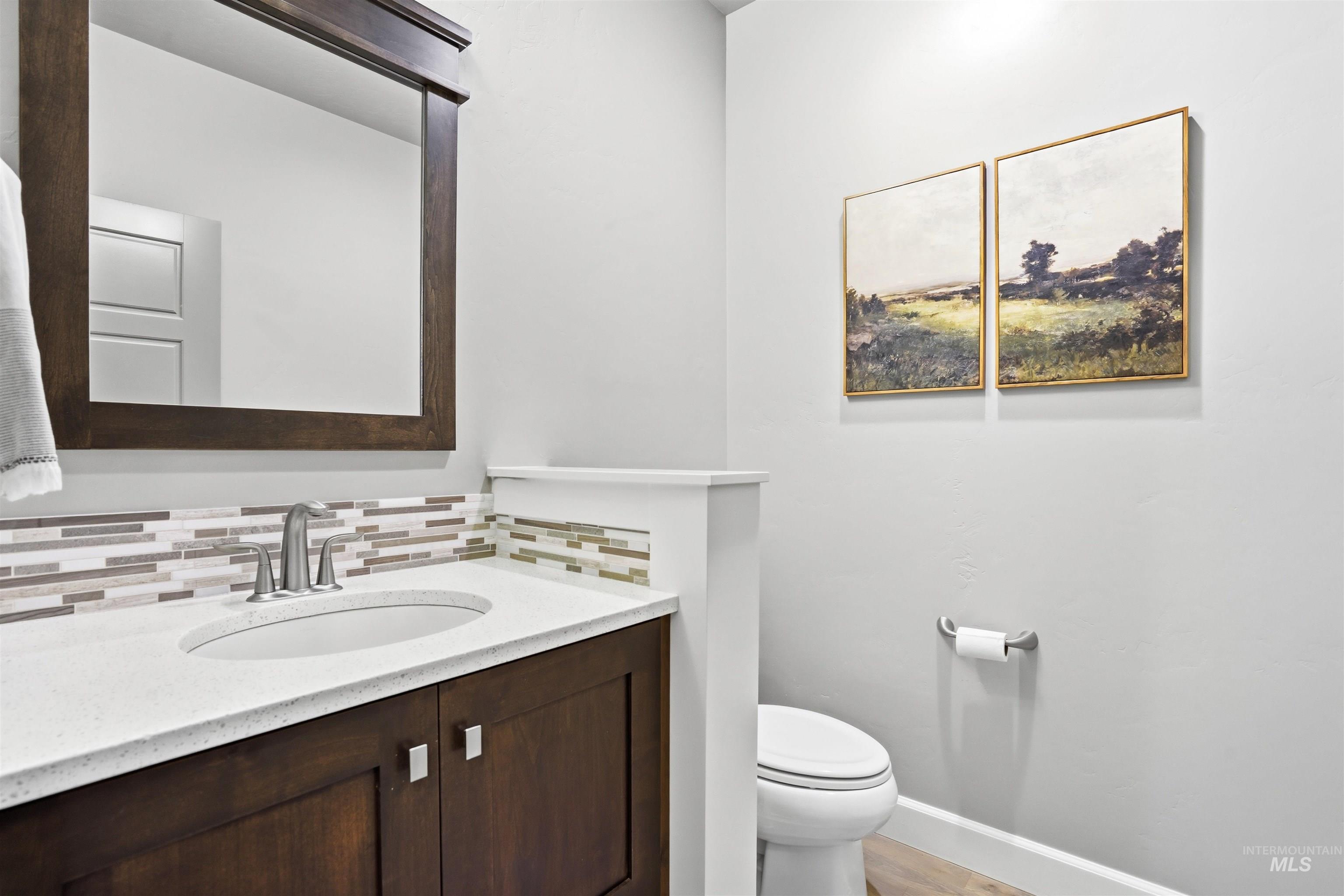 3765 W Dublin Dr, Eagle, Idaho 83616, 3 Bedrooms, 2.5 Bathrooms, Residential For Sale, Price $940,000,MLS 98976009