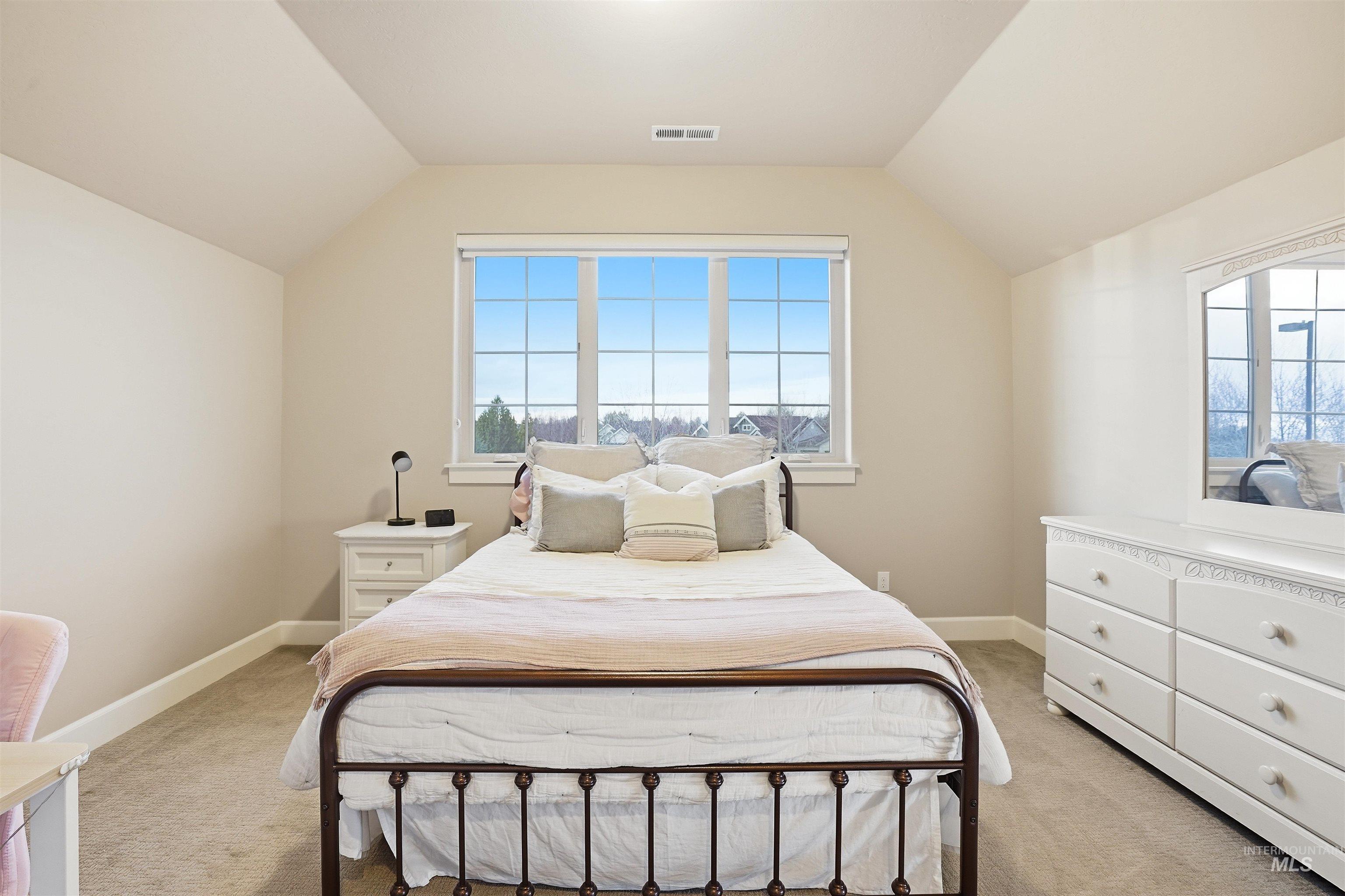 3765 W Dublin Dr, Eagle, Idaho 83616, 3 Bedrooms, 2.5 Bathrooms, Residential For Sale, Price $940,000,MLS 98976009