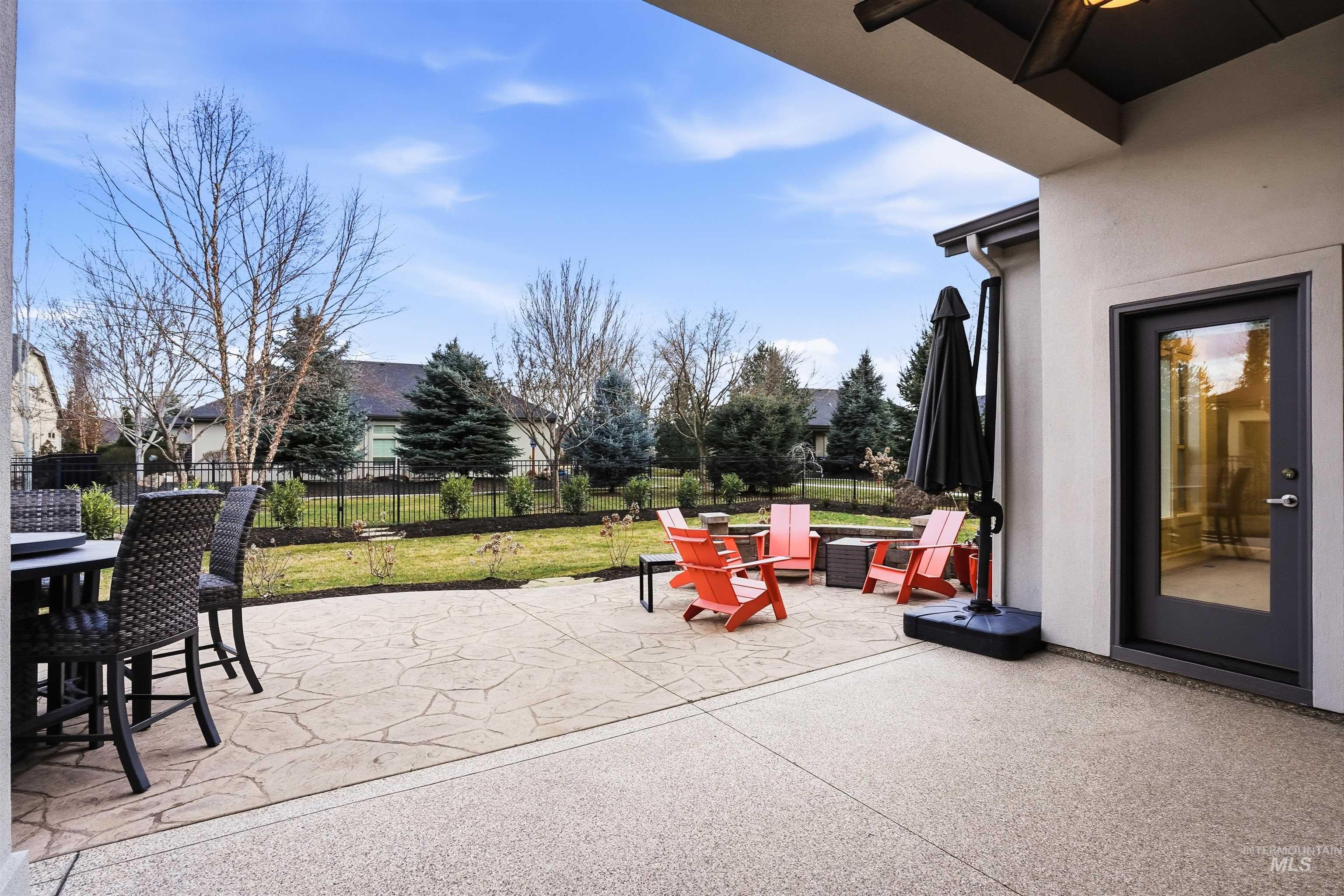 3765 W Dublin Dr, Eagle, Idaho 83616, 3 Bedrooms, 2.5 Bathrooms, Residential For Sale, Price $940,000,MLS 98976009