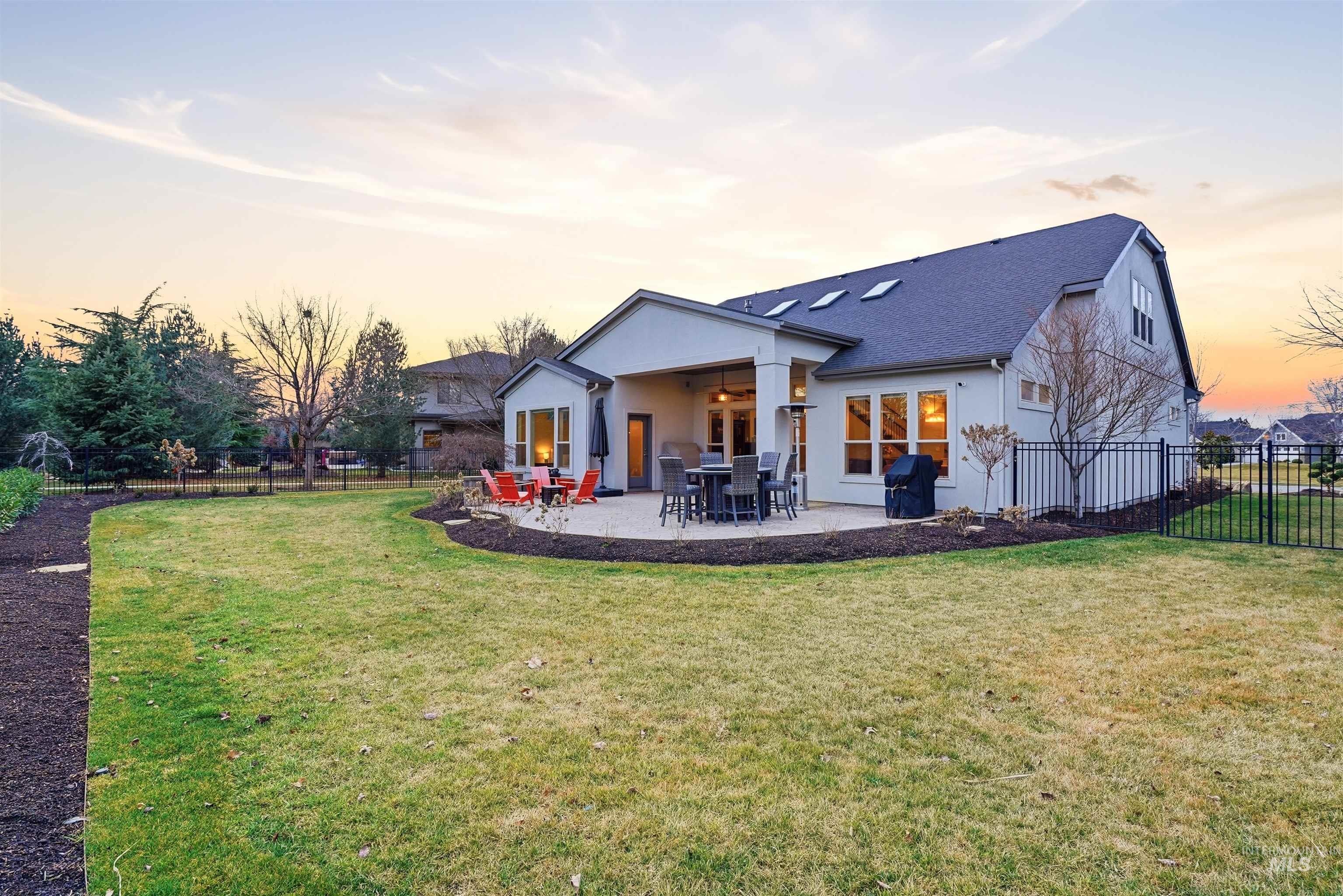 3765 W Dublin Dr, Eagle, Idaho 83616, 3 Bedrooms, 2.5 Bathrooms, Residential For Sale, Price $940,000,MLS 98976009