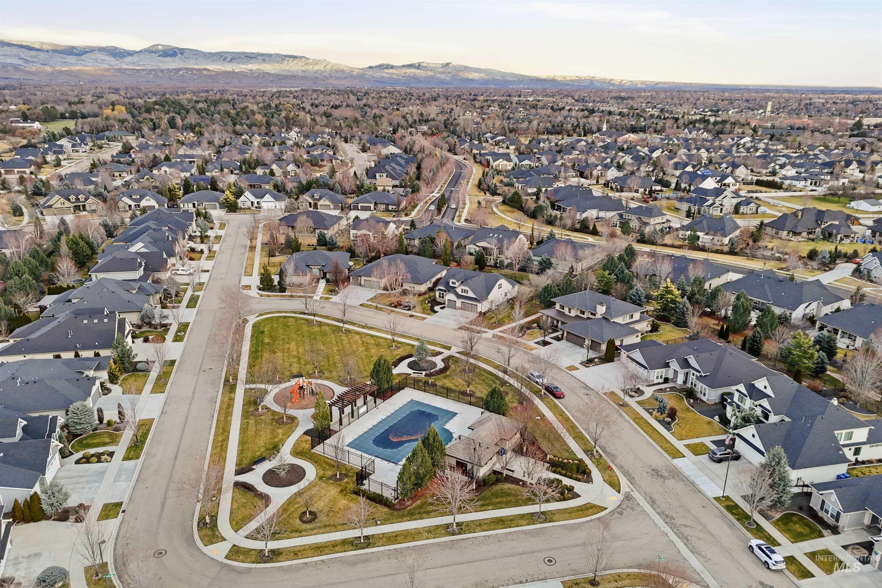 3765 W Dublin Dr, Eagle, Idaho 83616, 3 Bedrooms, 2.5 Bathrooms, Residential For Sale, Price $940,000,MLS 98976009