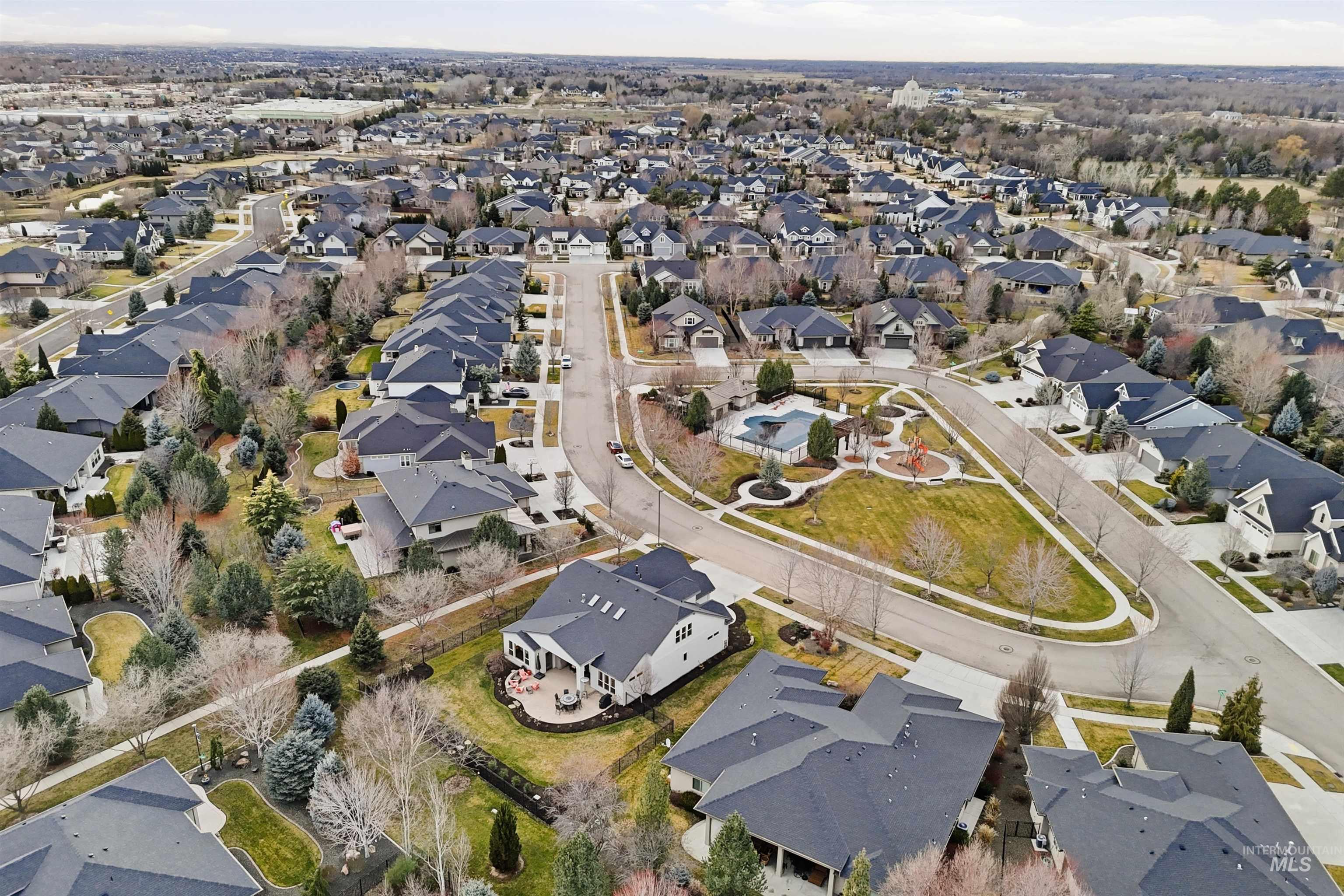 3765 W Dublin Dr, Eagle, Idaho 83616, 3 Bedrooms, 2.5 Bathrooms, Residential For Sale, Price $960,000,MLS 98976009