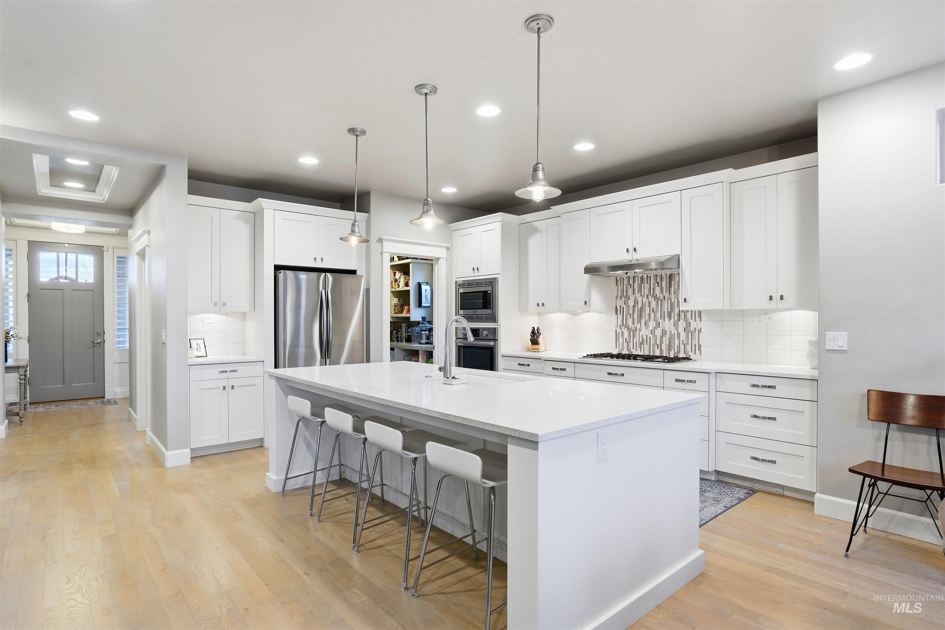 3765 W Dublin Dr, Eagle, Idaho 83616, 3 Bedrooms, 2.5 Bathrooms, Residential For Sale, Price $940,000,MLS 98976009