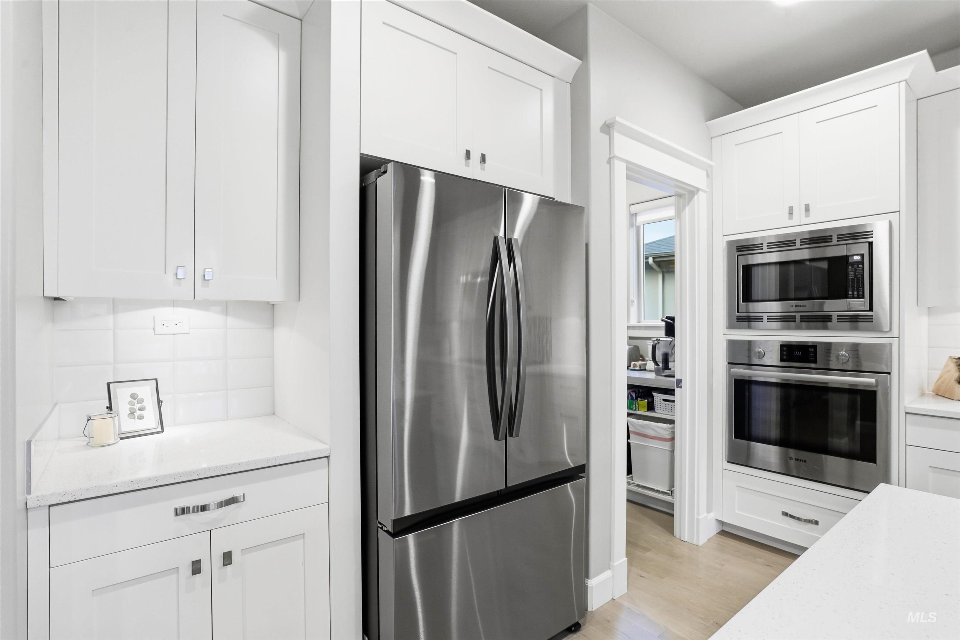 3765 W Dublin Dr, Eagle, Idaho 83616, 3 Bedrooms, 2.5 Bathrooms, Residential For Sale, Price $940,000,MLS 98976009