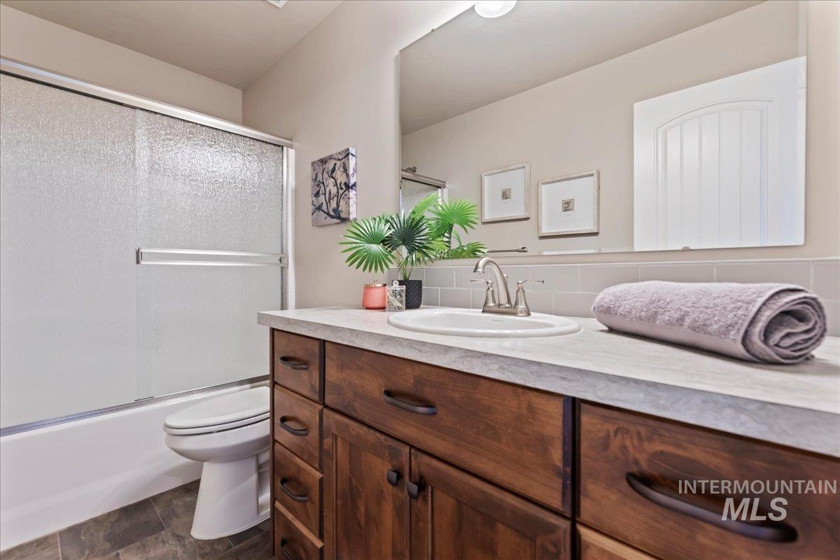 2039 N Bull Whip Ave., Middleton, Idaho 83644, 4 Bedrooms, 3.5 Bathrooms, Residential For Sale, Price $649,990, 98976010