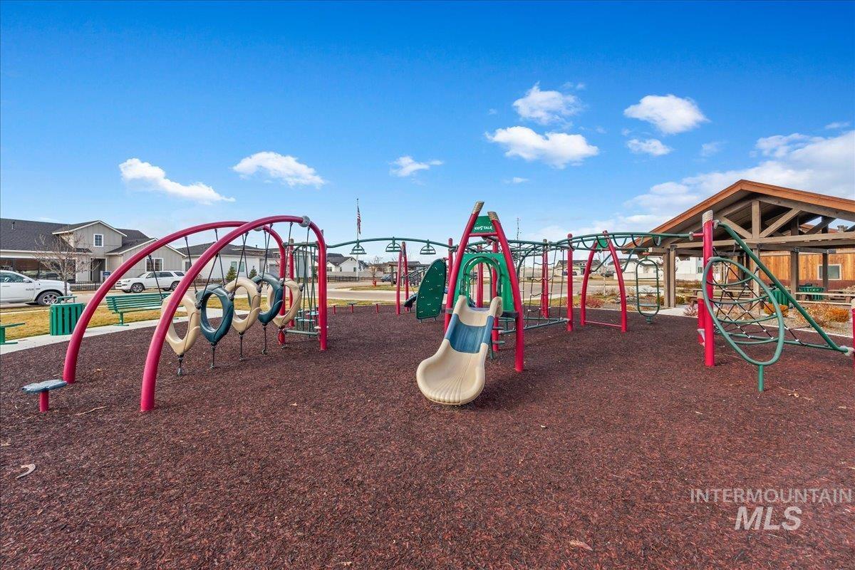 2039 N Bull Whip Ave., Middleton, Idaho 83644, 4 Bedrooms, 3.5 Bathrooms, Residential For Sale, Price $649,990, 98976010