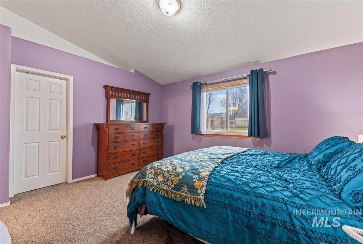 324 N Coppertree Dr, Nampa, Idaho 83651, 3 Bedrooms, 2 Bathrooms, Residential For Sale, Price $315,000, 98976012