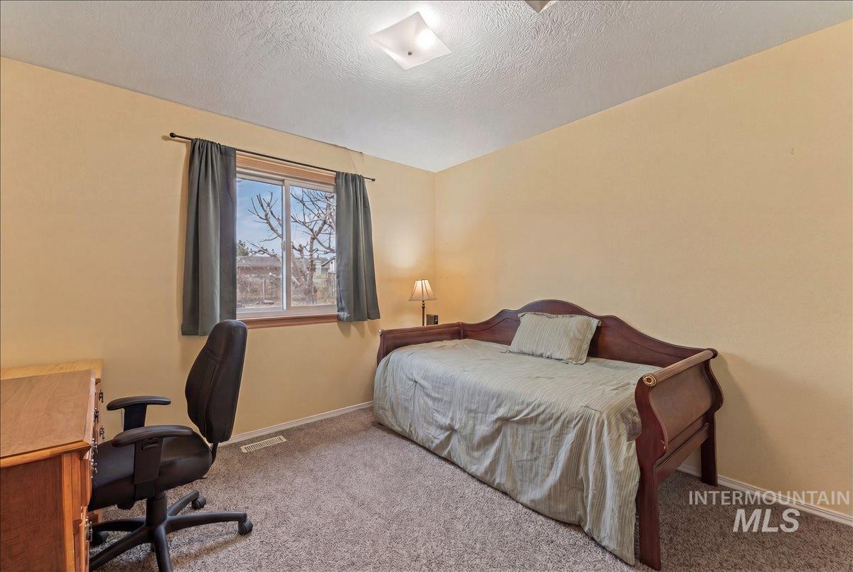 324 N Coppertree Dr, Nampa, Idaho 83651, 3 Bedrooms, 2 Bathrooms, Residential For Sale, Price $315,000, 98976012