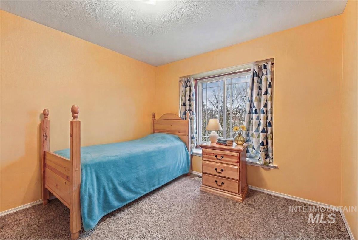 324 N Coppertree Dr, Nampa, Idaho 83651, 3 Bedrooms, 2 Bathrooms, Residential For Sale, Price $315,000, 98976012