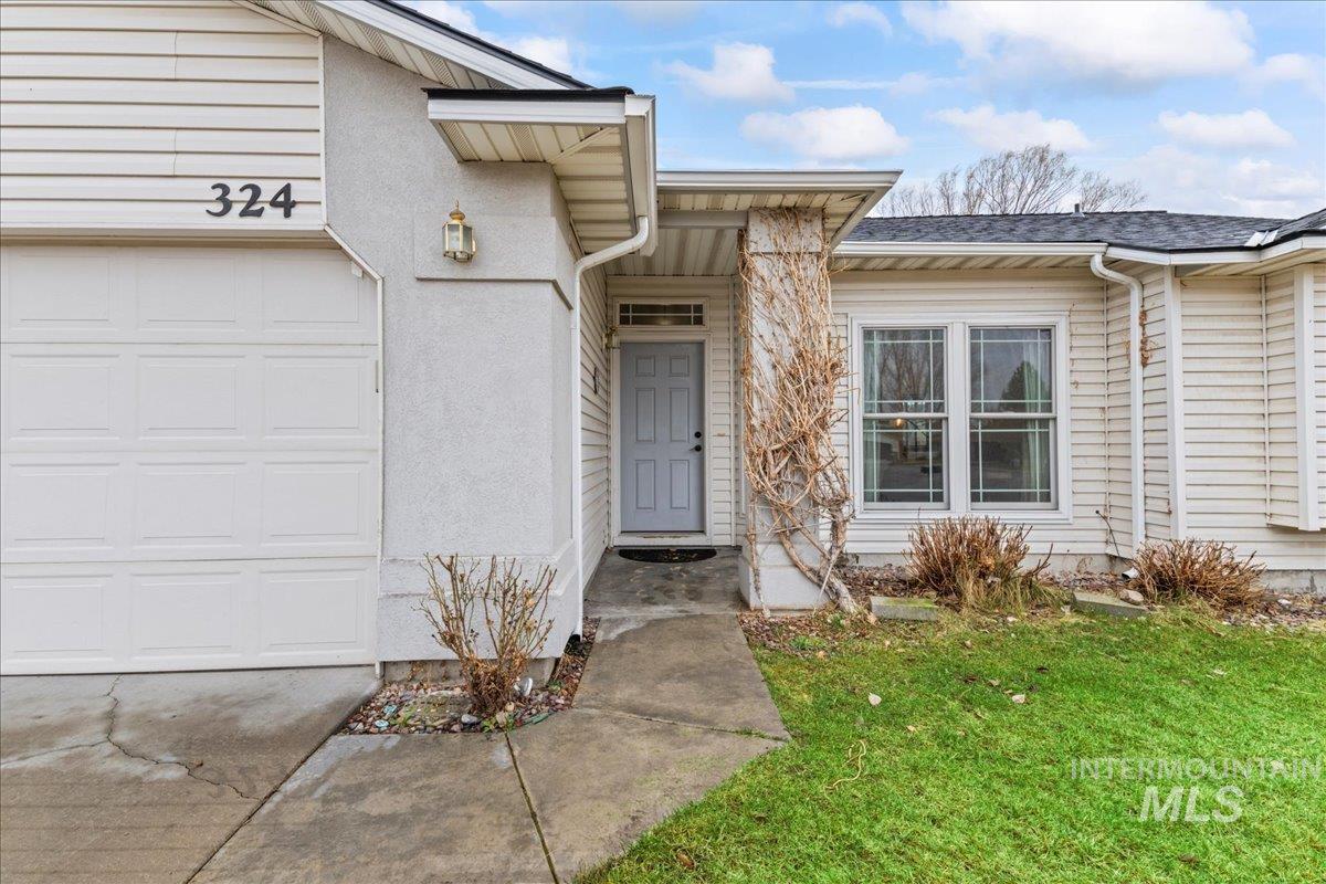 324 N Coppertree Dr, Nampa, Idaho 83651, 3 Bedrooms, 2 Bathrooms, Residential For Sale, Price $315,000, 98976012