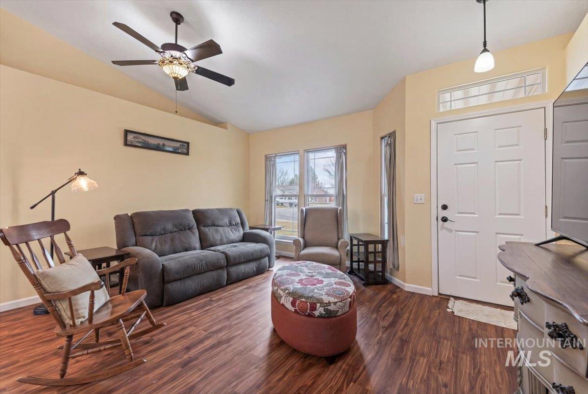 324 N Coppertree Dr, Nampa, Idaho 83651, 3 Bedrooms, 2 Bathrooms, Residential For Sale, Price $315,000, 98976012