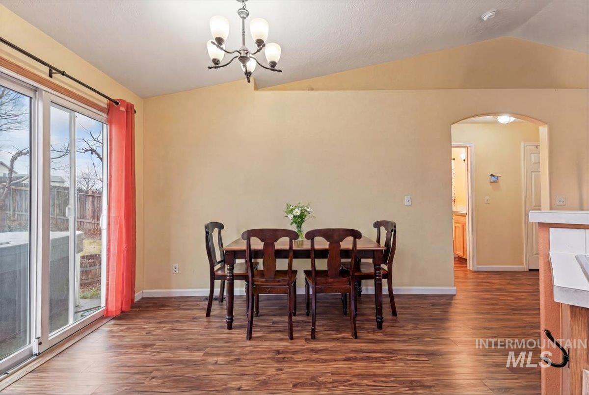 324 N Coppertree Dr, Nampa, Idaho 83651, 3 Bedrooms, 2 Bathrooms, Residential For Sale, Price $315,000, 98976012