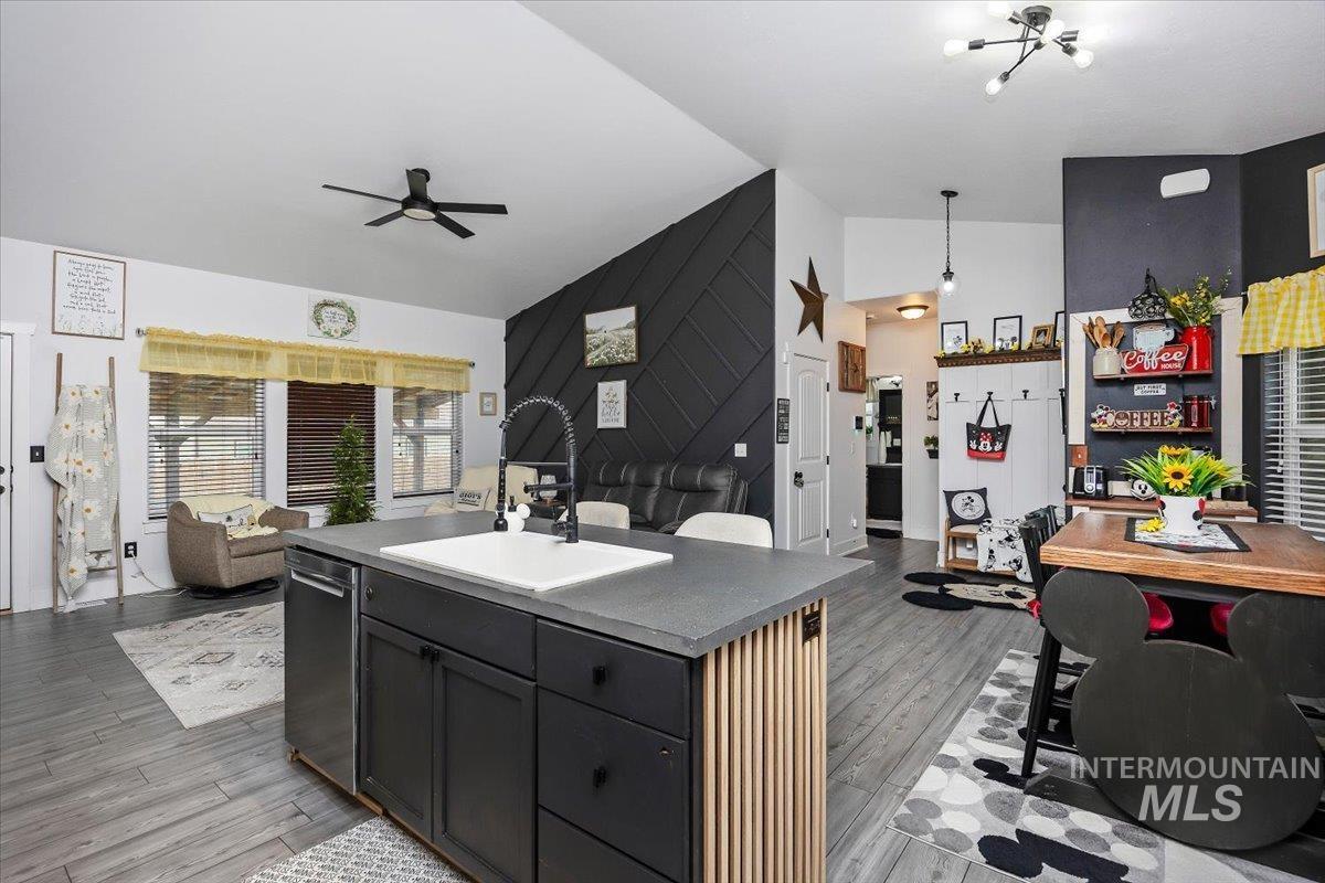 389 Arrow St, Twin Falls, Idaho 83301, 3 Bedrooms, 2 Bathrooms, Residential For Sale, Price $363,000, 98976014