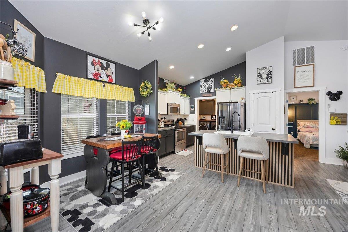 389 Arrow St, Twin Falls, Idaho 83301, 3 Bedrooms, 2 Bathrooms, Residential For Sale, Price $363,000, 98976014