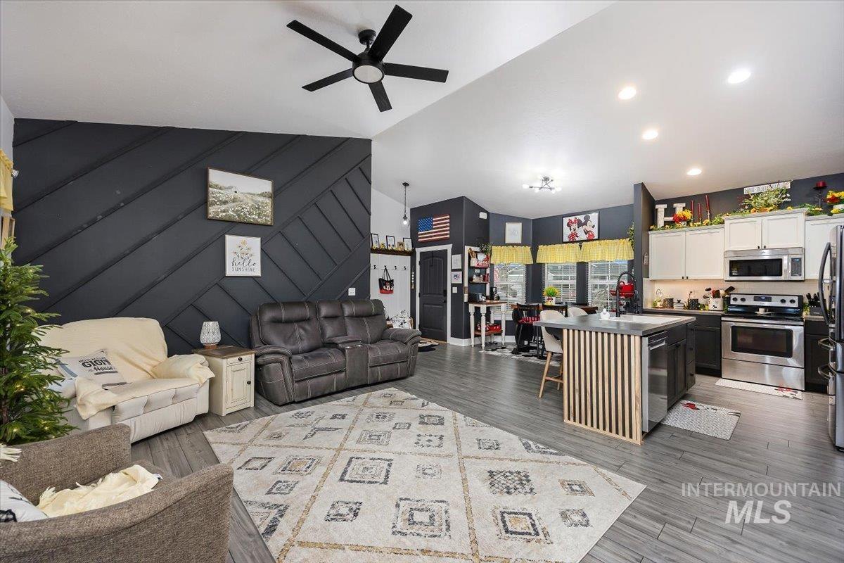 389 Arrow St, Twin Falls, Idaho 83301, 3 Bedrooms, 2 Bathrooms, Residential For Sale, Price $363,000, 98976014