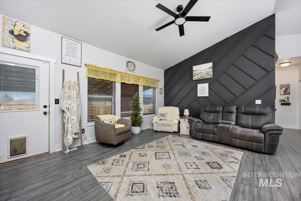 389 Arrow St, Twin Falls, Idaho 83301, 3 Bedrooms, 2 Bathrooms, Residential For Sale, Price $363,000, 98976014