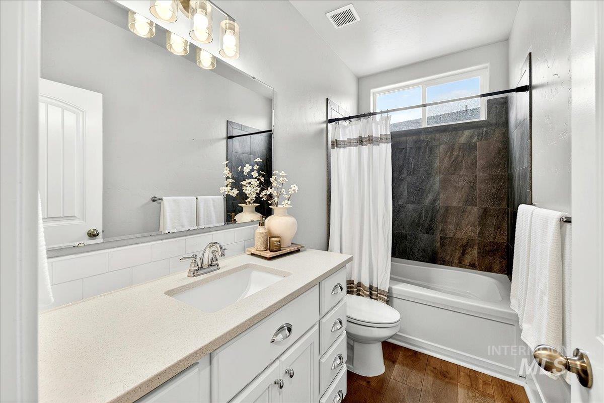 5903 W Mattawa Dr., Meridian, Idaho 83646, 4 Bedrooms, 2 Bathrooms, Residential For Sale, Price $630,000, 98976015