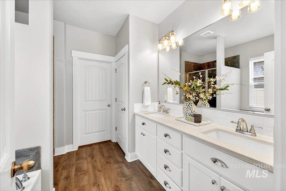 5903 W Mattawa Dr., Meridian, Idaho 83646, 4 Bedrooms, 2 Bathrooms, Residential For Sale, Price $630,000, 98976015