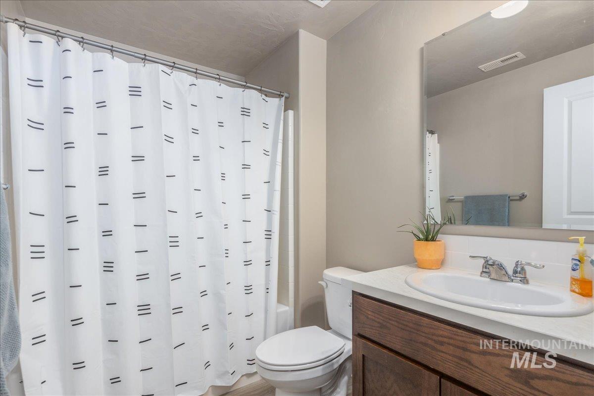 1512 White Fish Lake St, Caldwell, Idaho 83607, 3 Bedrooms, 2 Bathrooms, Residential For Sale, Price $355,000, 98976017