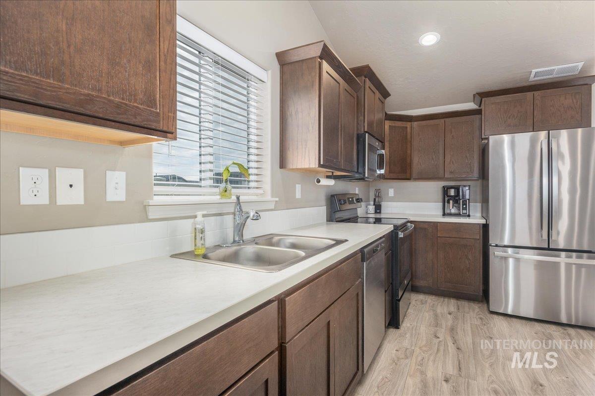 1512 White Fish Lake St, Caldwell, Idaho 83607, 3 Bedrooms, 2 Bathrooms, Residential For Sale, Price $355,000, 98976017