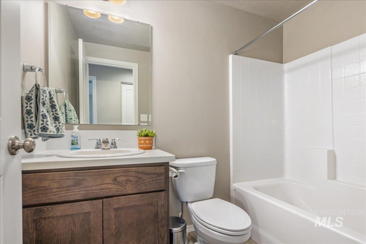 1512 White Fish Lake St, Caldwell, Idaho 83607, 3 Bedrooms, 2 Bathrooms, Residential For Sale, Price $355,000, 98976017